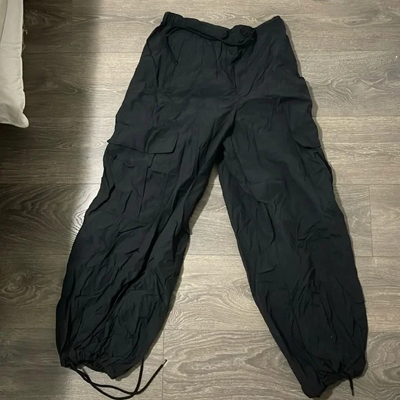 Balloon Pants - Picture 1 of 3